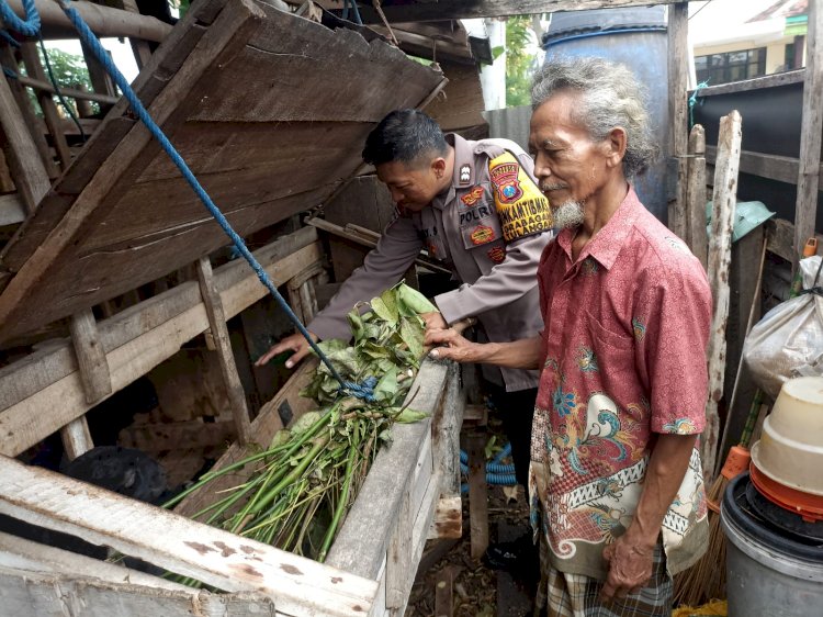 Bhabinkamtibmas Grabagan Ajak Warga Jaga Kebersihan Peternakan Kambing Demi Dukung Program Ketahanan Pangan